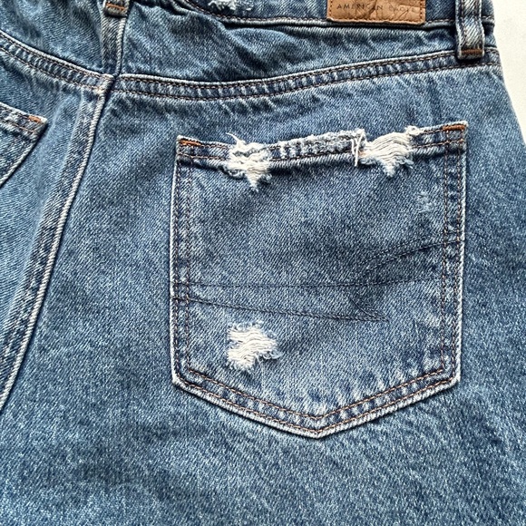 American Eagle Distressed High Waisted Mom Shorts Size 2 - Picture 7 of 13
